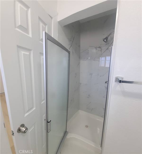 Lancaster, CA 93535,45449 3rd E