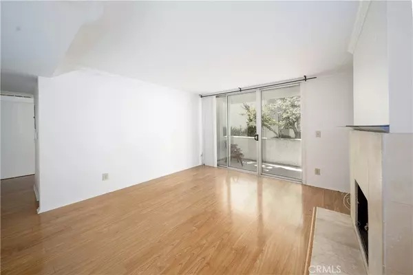 Encino, CA 91316,5325 Newcastle #108