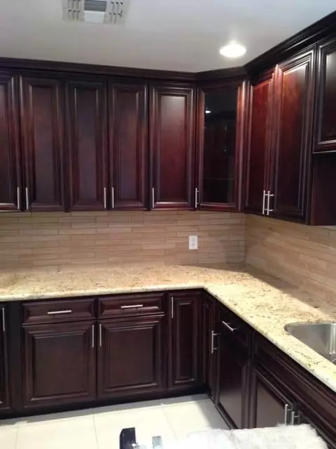 Tarzana, CA 91335,19224 Sylvan ST