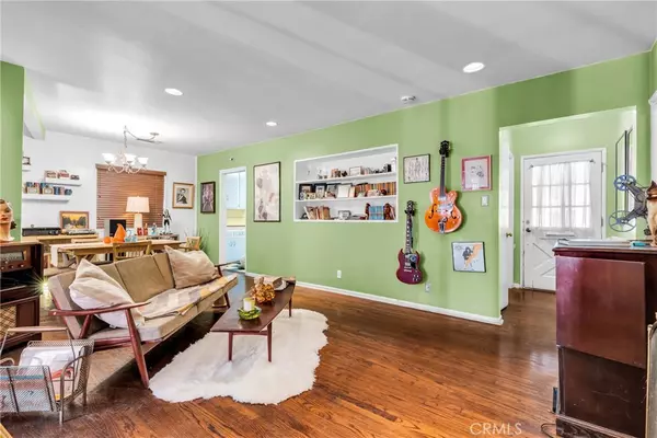 Sherman Oaks, CA 91411,5425 Halbrent