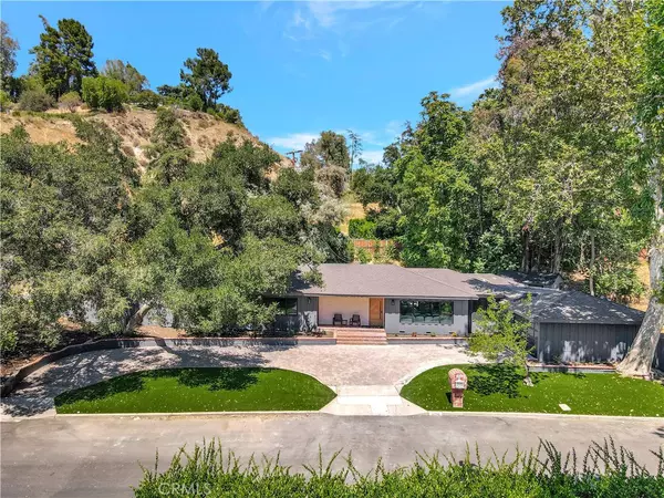 Tarzana, CA 91356,4830 Hasekian DR