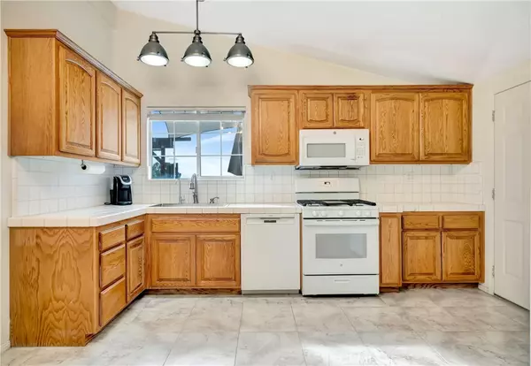 Canyon Country, CA 91351,27939 Bernina