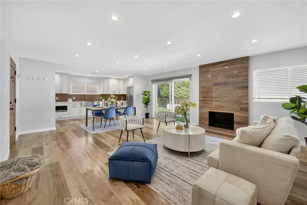 West Hills, CA 91307,22637 Covello ST