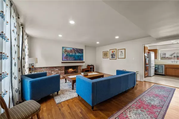 Chatsworth, CA 91311,9830 Oakdale Ave