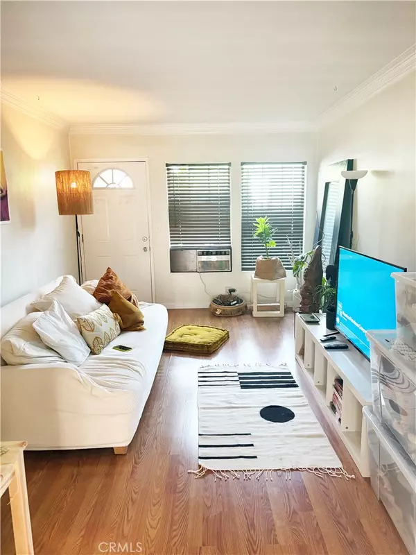 North Hollywood, CA 91601,5527 Clybourn AVE