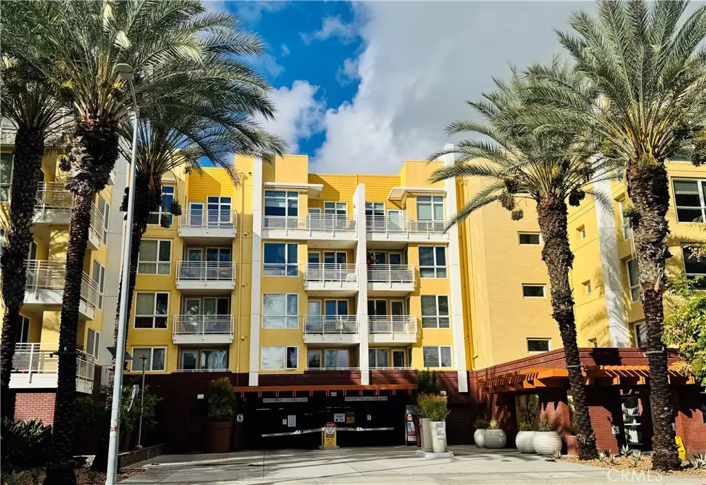 Woodland Hills, CA 91367,21301 Erwin ST #402