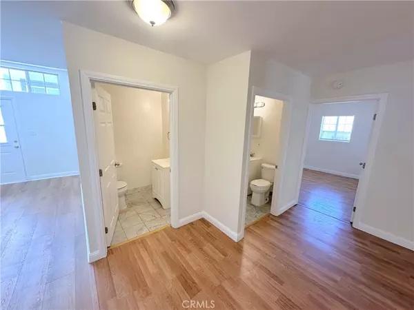 Los Angeles, CA 90027,1528 N Alexandria