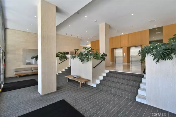 West Hollywood, CA 90069,999 N Doheny DR #204