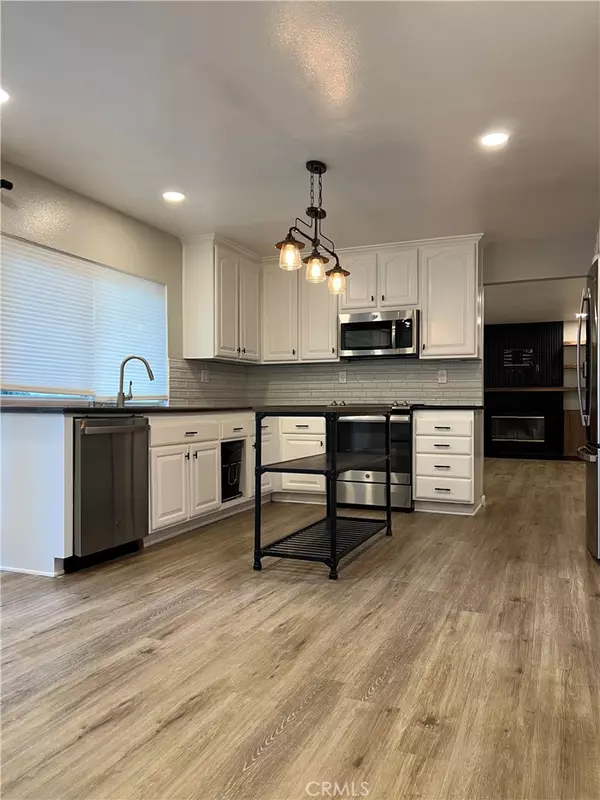 Chatsworth, CA 91311,10416 Larwin AVE