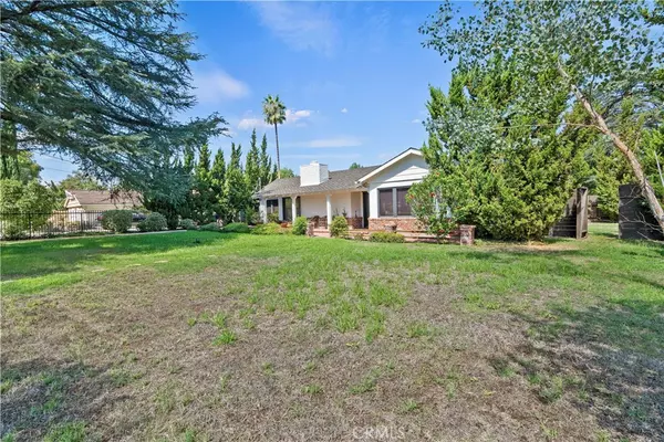 Woodland Hills, CA 91367,23003 Mariano ST