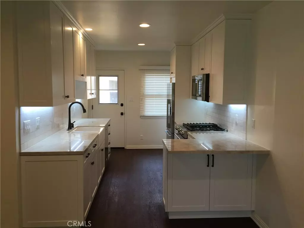 Santa Monica, CA 90405,2015 Ocean Park #2017