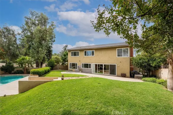 Valencia, CA 91355,25492 Via Dalia