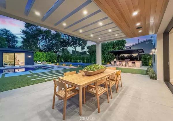 Woodland Hills, CA 91367,23416 Califa ST