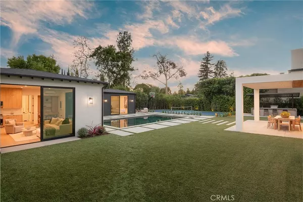 Woodland Hills, CA 91367,23416 Califa ST