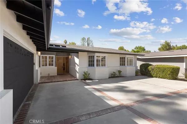 Woodland Hills, CA 91367,23312 Ostronic