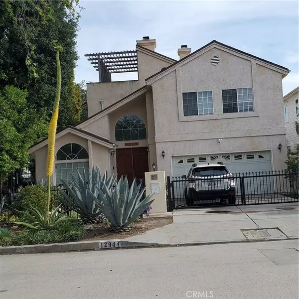 12944 Woodbridge, Studio City, CA 91604