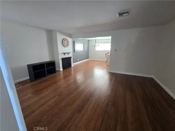 Tarzana, CA 91356,18550 Hatteras ST #17