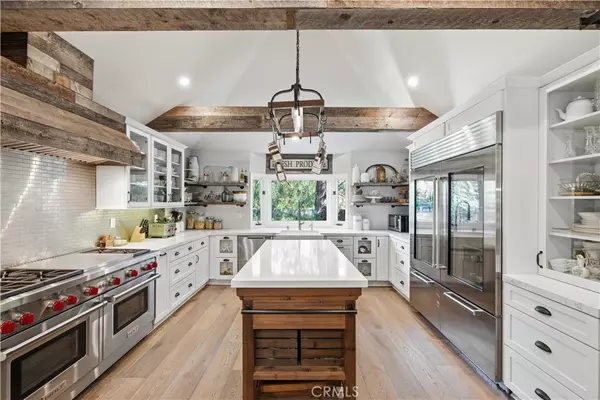 Woodland Hills, CA 91367,23110 Canzonet St