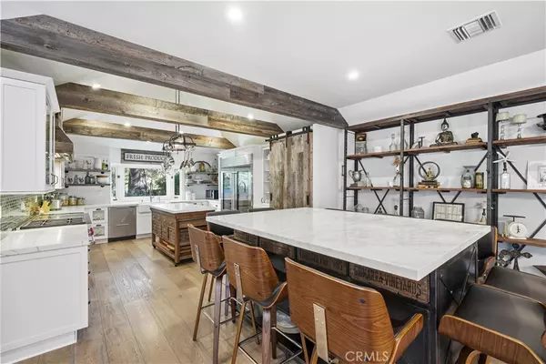 Woodland Hills, CA 91367,23110 Canzonet St