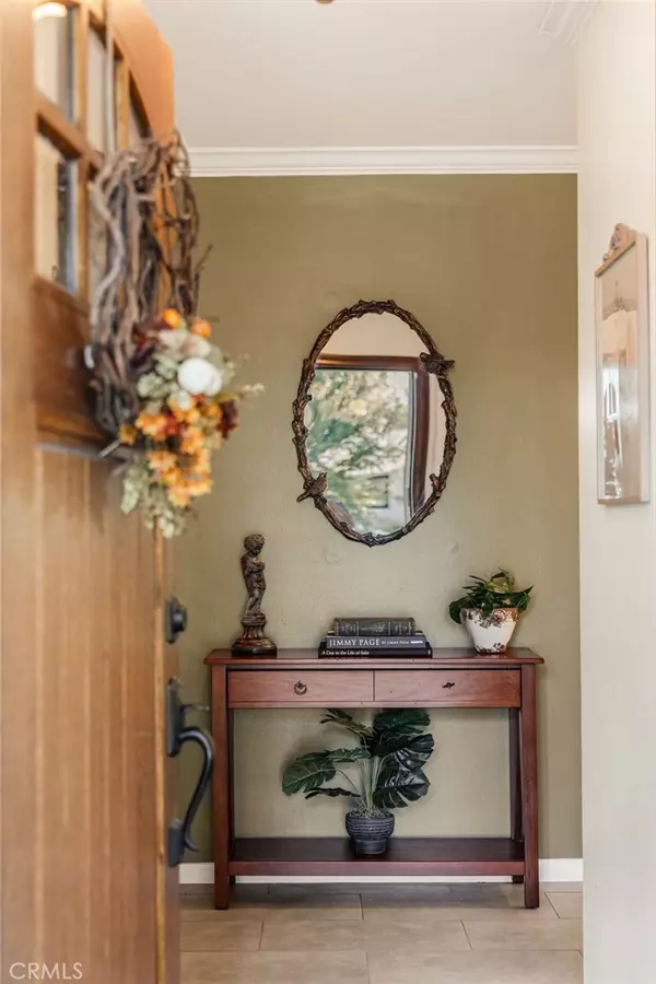 Lake Balboa, CA 91406,7028 Encino