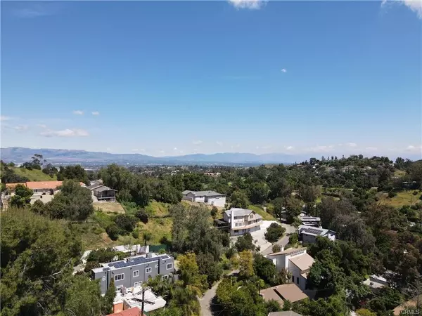 Woodland Hills, CA 91364,21478 Iglesia