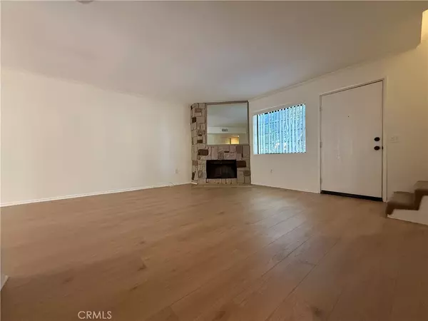 Canoga Park, CA 91303,21930 Valerio ST #15