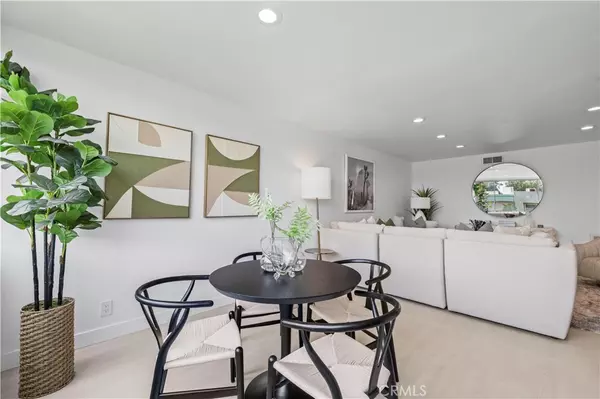 Encino, CA 91316,5301 Balboa BLVD #M4