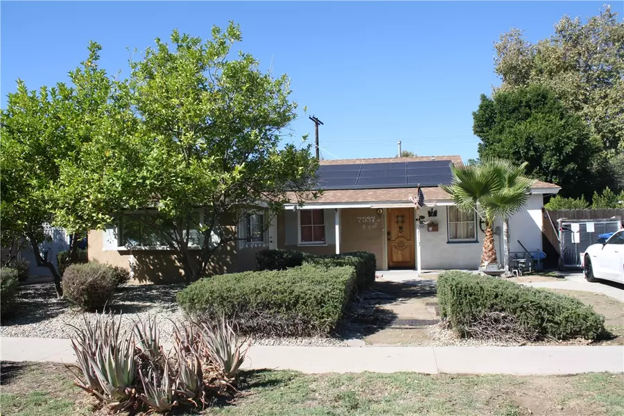 7337 Caldus, Lake Balboa, CA 91406