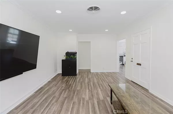 Van Nuys, CA 91401,13842 Hamlin ST