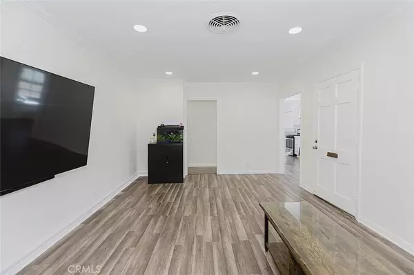 Van Nuys, CA 91401,13842 Hamlin ST