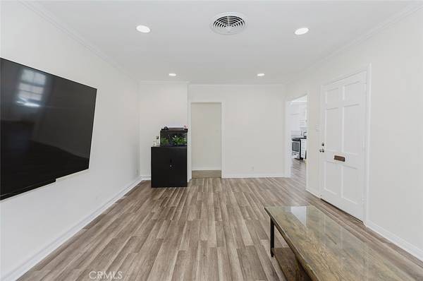 Van Nuys, CA 91401,13842 Hamlin ST