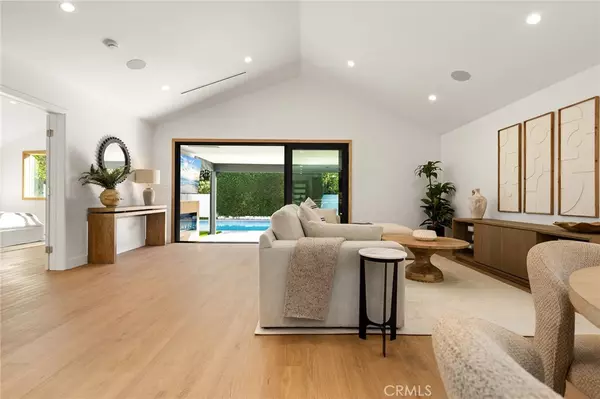 Sherman Oaks, CA 91411,5802 Norwich AVE