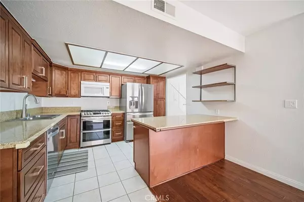 Valencia, CA 91354,22810 Rio Chico