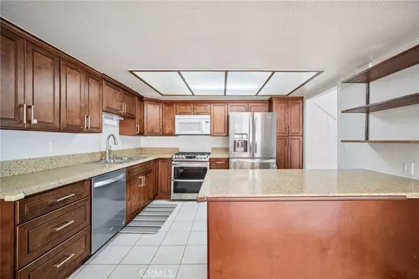 Saugus, CA 91354,22810 Rio Chico