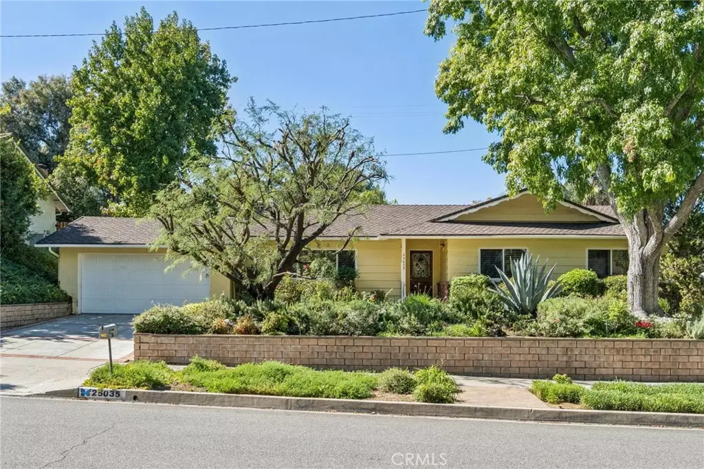 Newhall, CA 91321,25035 Green Mill AVE