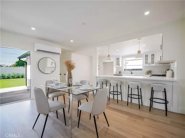 Winnetka, CA 91306,7107 Cozycroft