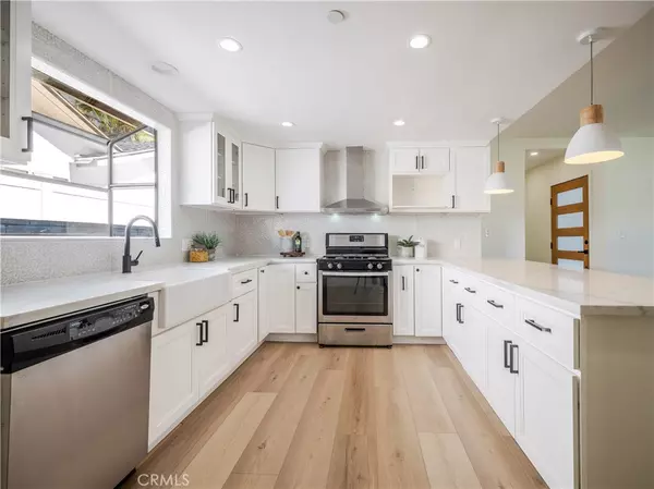 Winnetka, CA 91306,7107 Cozycroft