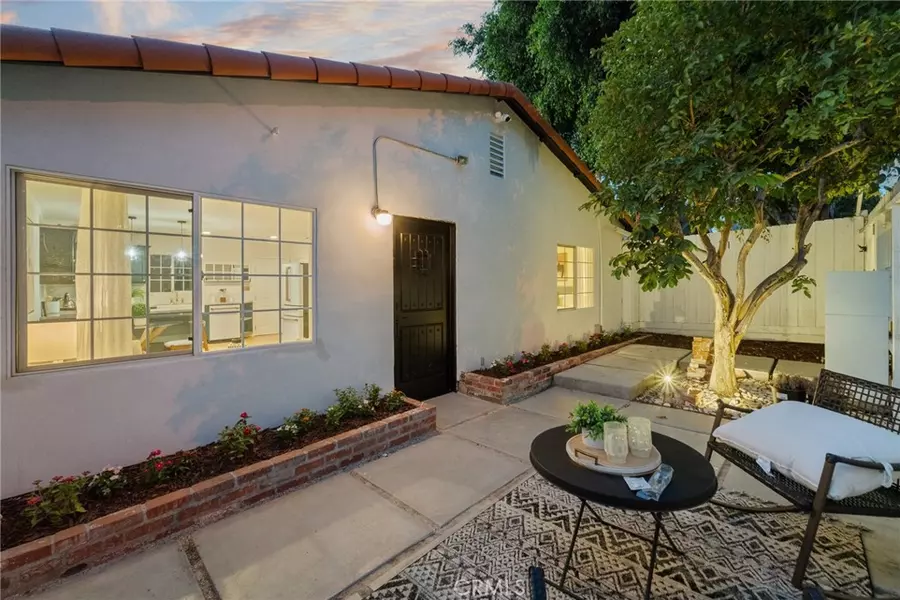 1637 Alvarado ST, Los Angeles, CA 90026