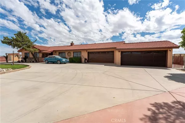 8212 E Avenue H, Lancaster, CA 93535