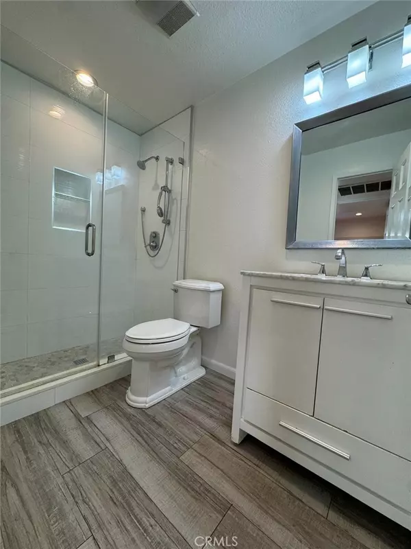 Encino, CA 91316,5400 Newcastle #16