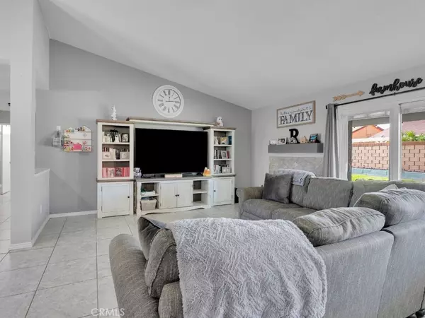 Rosamond, CA 93560,3237 Shady Vista