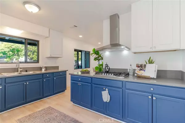 Burbank, CA 91505,1736 N Niagara ST