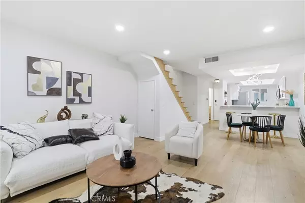 North Hollywood, CA 91602,11119 Camarillo #104