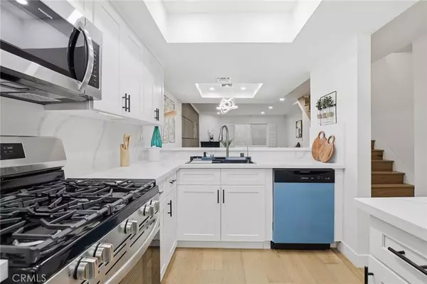 North Hollywood, CA 91602,11119 Camarillo #104