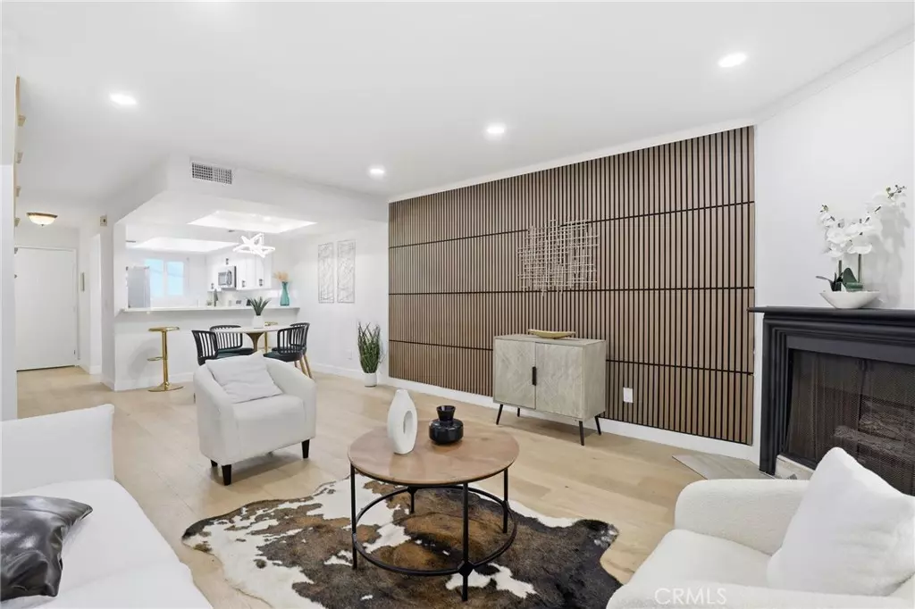 North Hollywood, CA 91602,11119 Camarillo #104