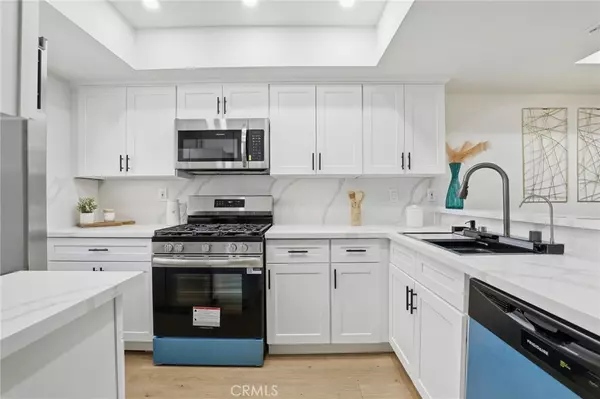 North Hollywood, CA 91602,11119 Camarillo #104