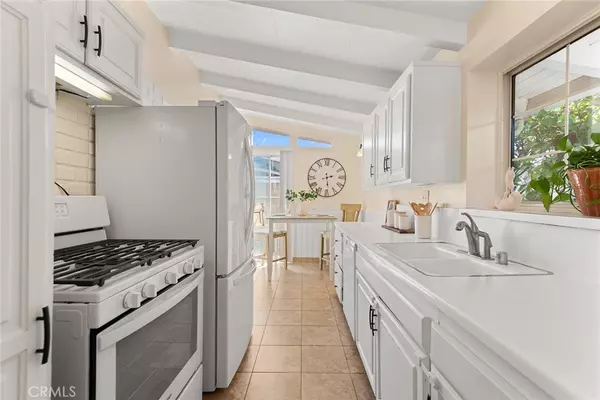 San Fernando, CA 91345,11218 Orion AVE