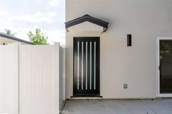 Reseda, CA 91335,6835 Yolanda AVE