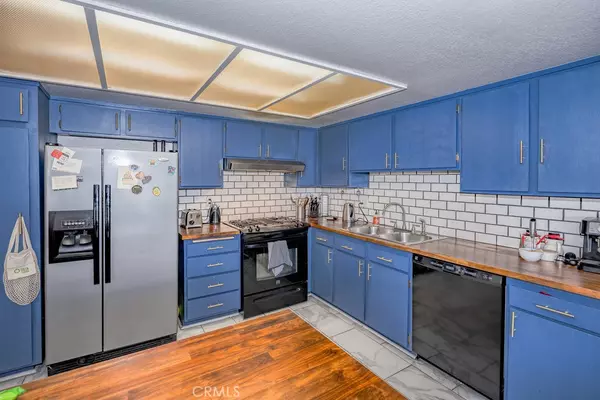 Valencia, CA 91354,22725 Garzota DR