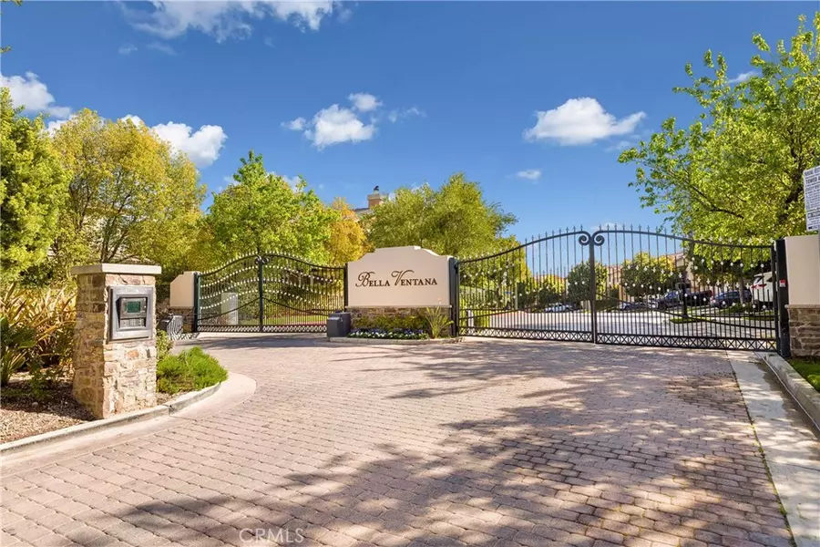 25527 Via Ventana, Valencia, CA 91381
